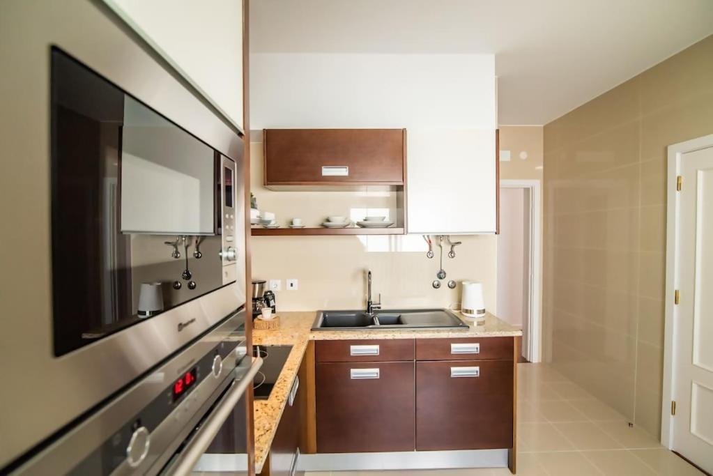 Cozy Sea View Apartment Near City & Airport Понта-Делгада Экстерьер фото