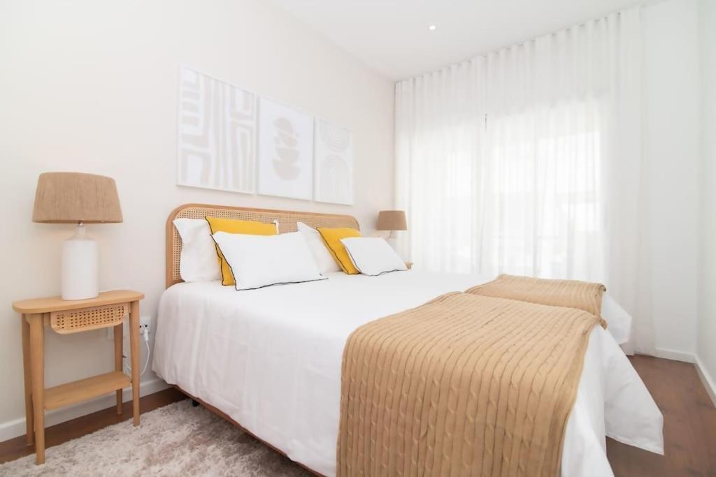 Cozy Sea View Apartment Near City & Airport Понта-Делгада Экстерьер фото